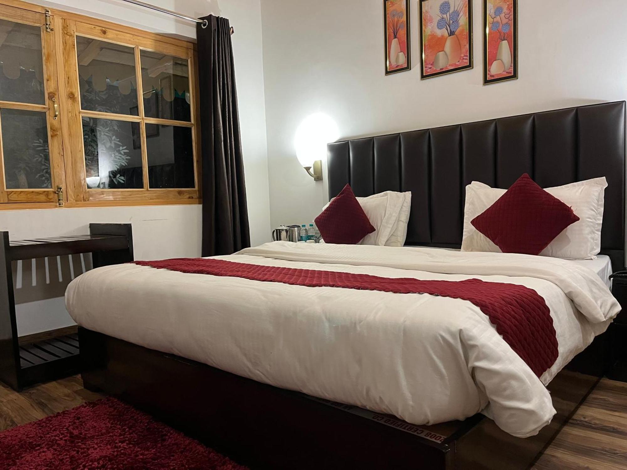 Cedar Woods Resort By Heyan Hotels Nainital Exterior photo