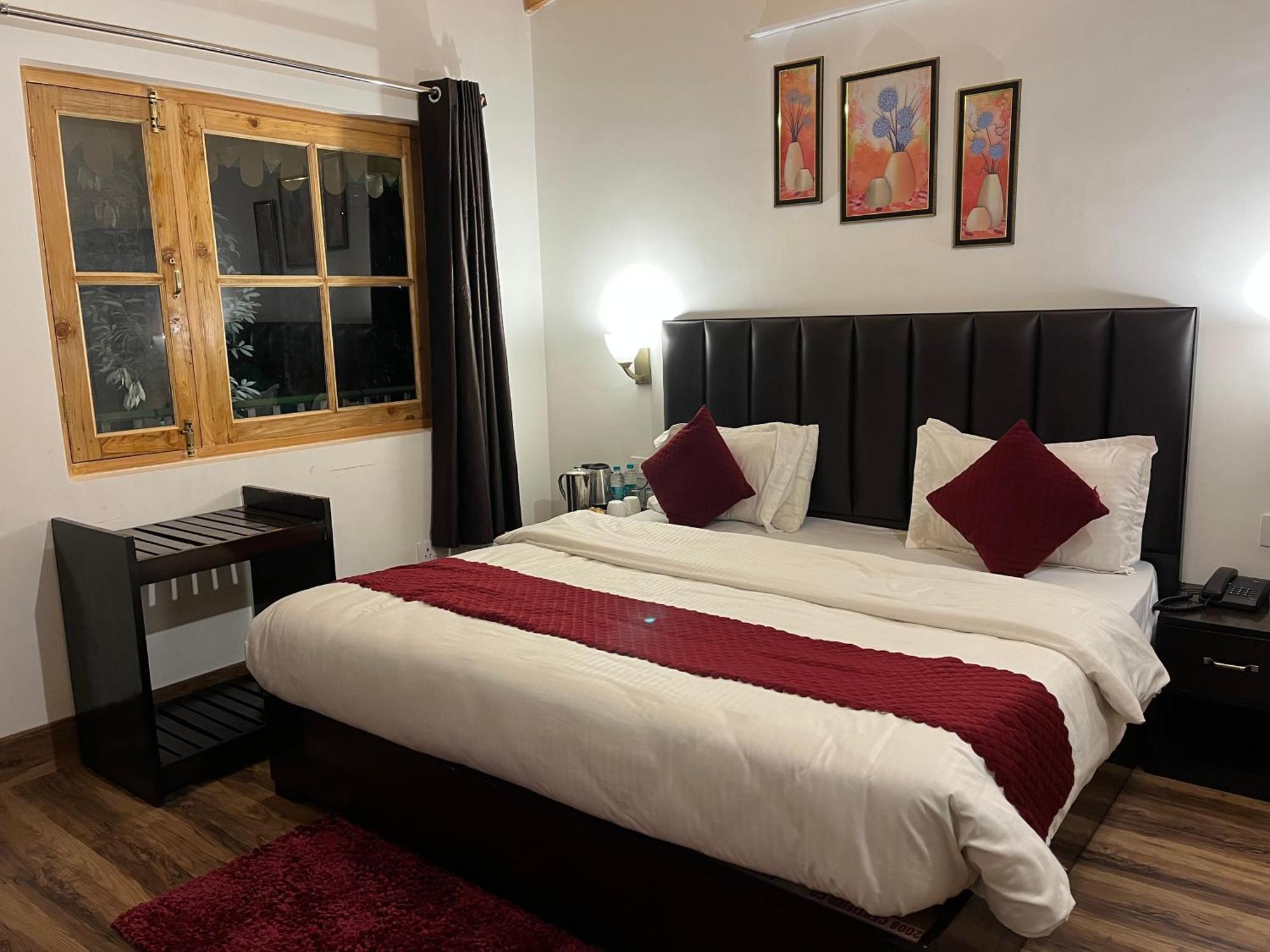 Cedar Woods Resort By Heyan Hotels Nainital Exterior photo