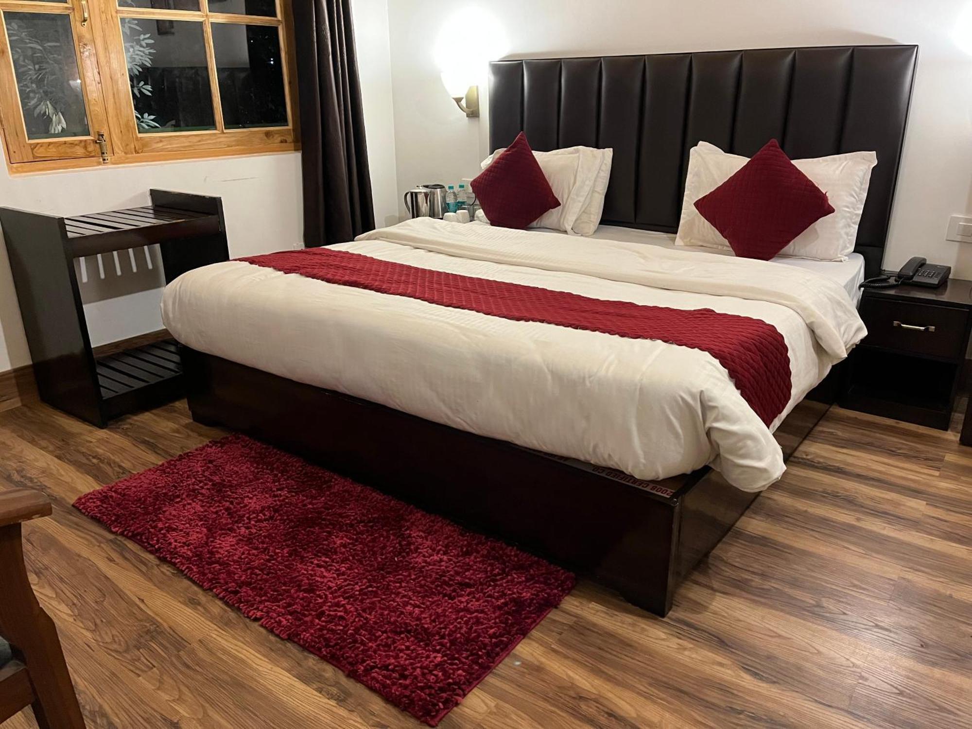 Cedar Woods Resort By Heyan Hotels Nainital Exterior photo